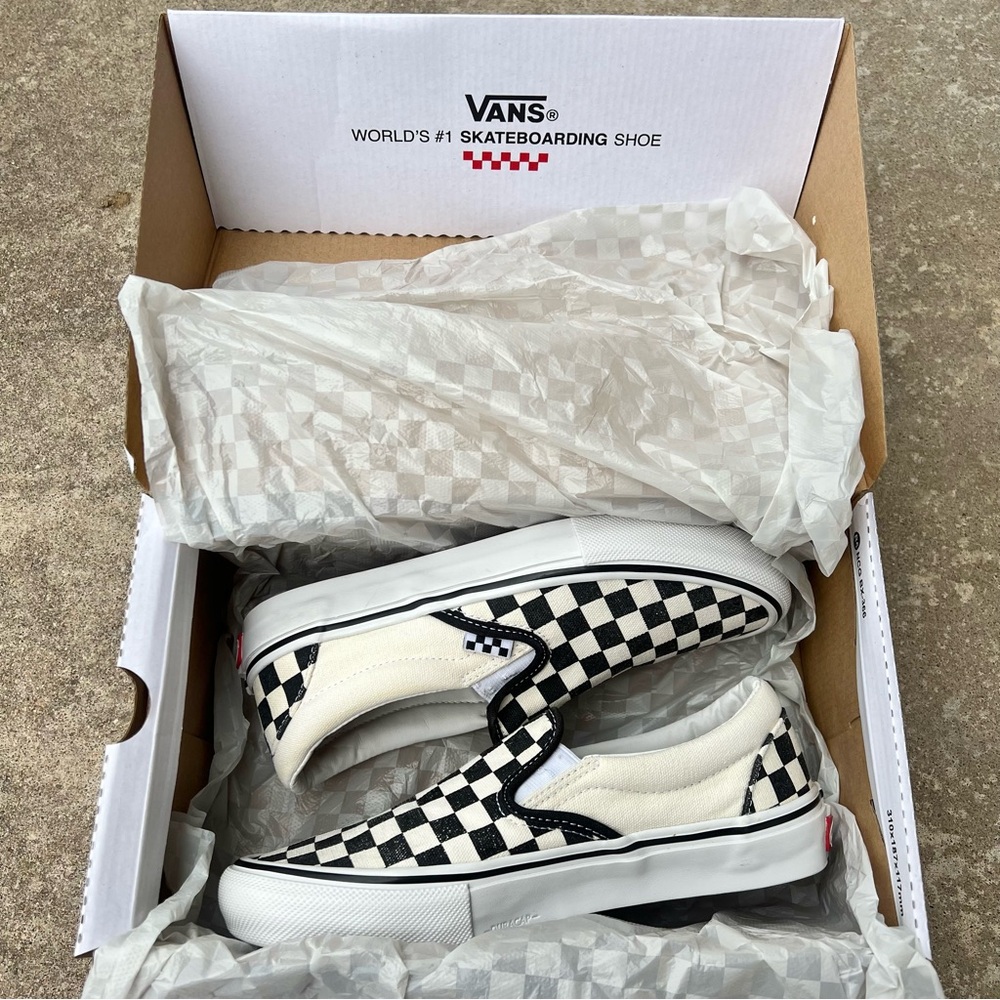 Classic Checkered Vans - Picture 9 of 10